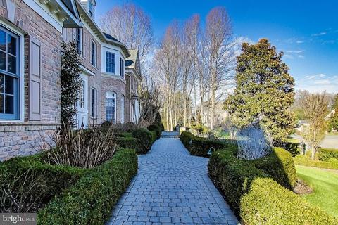 8893 Windy Ridge Way, Mclean, VA 22102 photo 12