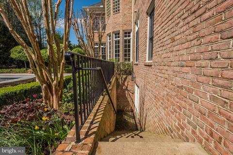 8893 Windy Ridge Way, Mclean, VA 22102 photo 11