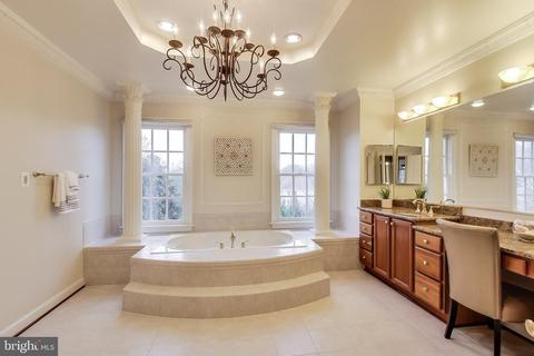 8893 Windy Ridge Way, Mclean, VA 22102 photo 34