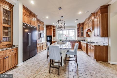 8893 Windy Ridge Way, Mclean, VA 22102 photo 21