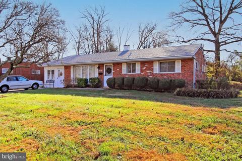 6907 Constance Dr, Springfield, VA 22150 photo 3