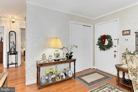 6907 Constance Dr, Springfield, VA 22150 photo 5