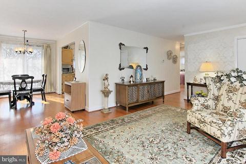 6907 Constance Dr, Springfield, VA 22150 photo 9