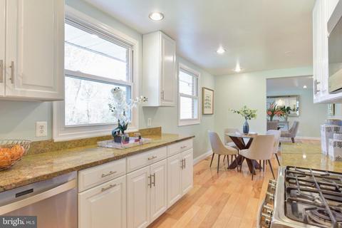 1405 Pathfinder Ln, Mclean, VA 22101 photo 15