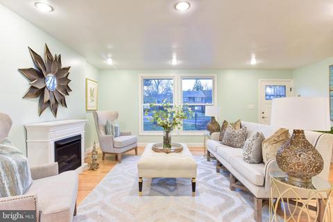1405 Pathfinder Ln, Mclean, VA 22101 photo 4