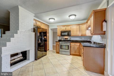 7303 Dickenson St, Springfield, VA 22150 photo 11