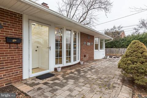 7303 Dickenson St, Springfield, VA 22150 photo 3