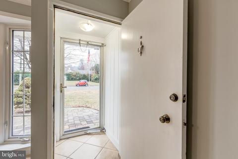 7303 Dickenson St, Springfield, VA 22150 photo 8