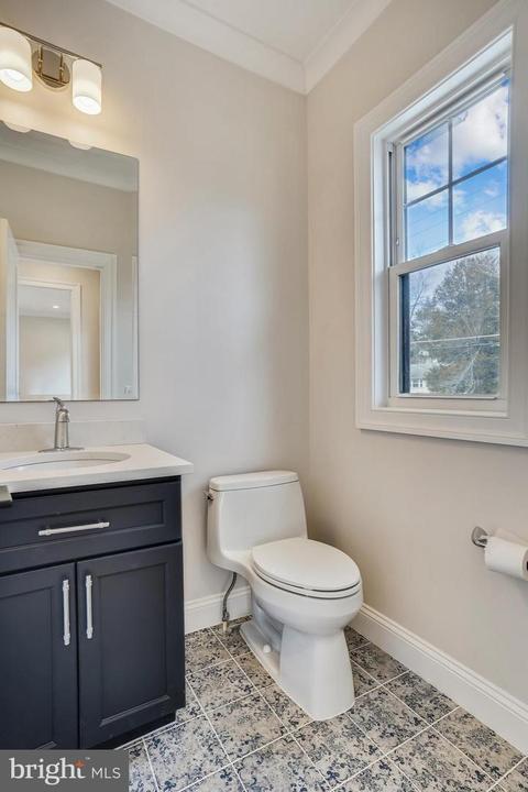 6811 Dillon Ave, Mclean, VA 22101 photo 7