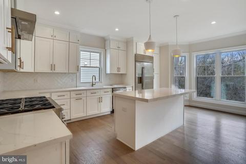 6811 Dillon Ave, Mclean, VA 22101 photo 9