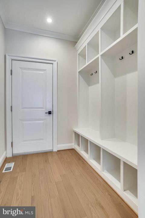 6811 Dillon Ave, Mclean, VA 22101 photo 14
