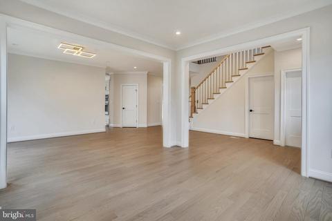 6811 Dillon Ave, Mclean, VA 22101 photo 3