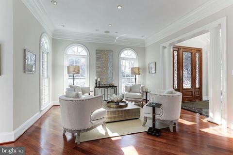 7826 Swinks Mill Ct, Mclean, VA 22102 photo 6