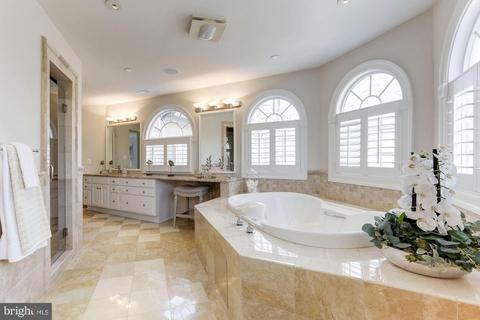 7826 Swinks Mill Ct, Mclean, VA 22102 photo 18