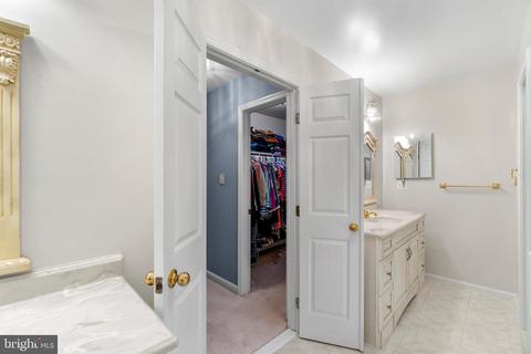 5402 Backlick Woods Ct, Springfield, VA 22151 photo 17