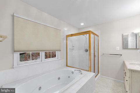 5402 Backlick Woods Ct, Springfield, VA 22151 photo 16