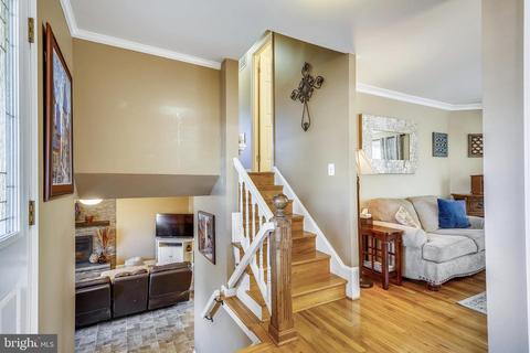 6823 Reynard Dr, Springfield, VA 22152 photo 11