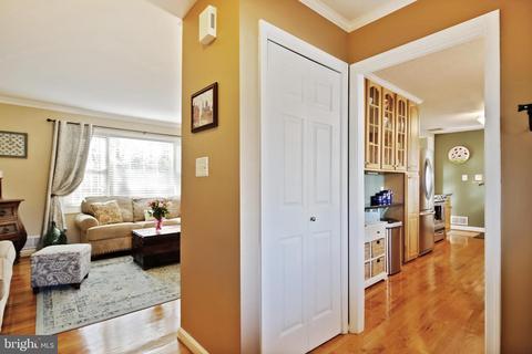 6823 Reynard Dr, Springfield, VA 22152 photo 10
