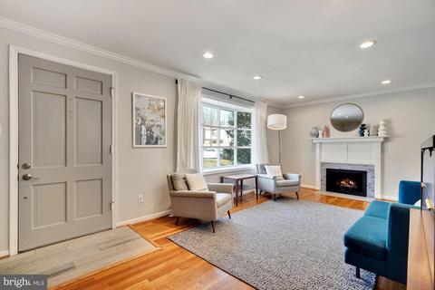 8505 Thames St, Springfield, VA 22151 photo 4