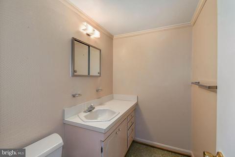 6805 Huntsman Blvd, Springfield, VA 22152 photo 13