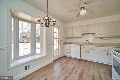 1816 Baldwin Dr, Mclean, VA 22101 photo 9
