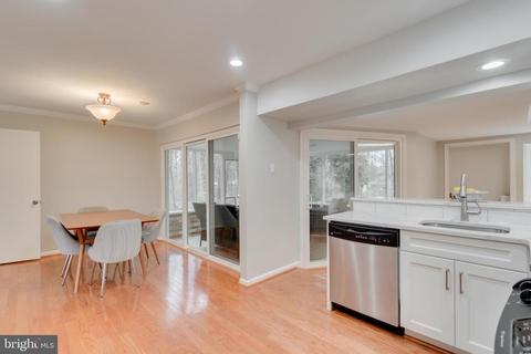 7651 Long Pine Dr, Springfield, VA 22151 photo 6