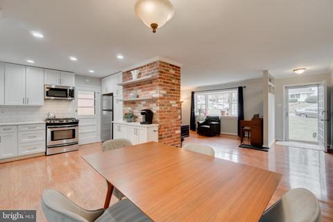 7651 Long Pine Dr, Springfield, VA 22151 photo 4