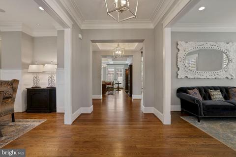 6721 Danforth St, Mclean, VA 22101 photo 4
