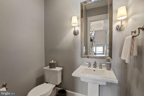 6721 Danforth St, Mclean, VA 22101 photo 16