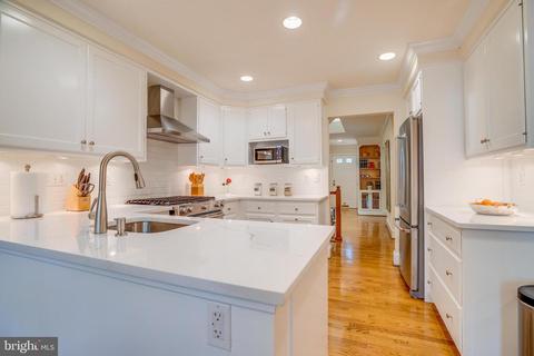 7205 Evans Mill Rd, Mclean, VA 22101 photo 11