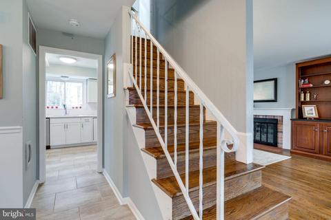 6810 Huntsman Blvd, Springfield, VA 22152 photo 8