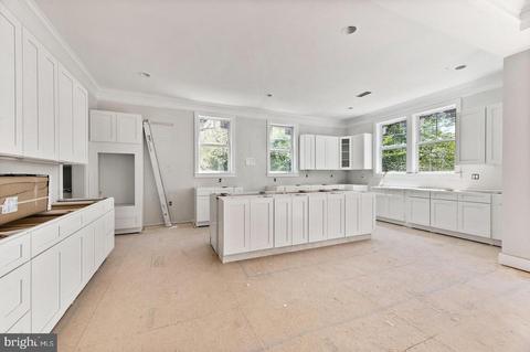 6927 Girard St, Mclean, VA 22101 photo 3