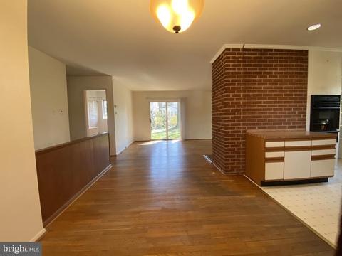 7432 Long Pine Dr, Springfield, VA 22151 photo 9