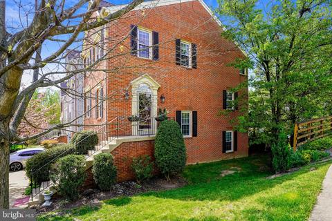 8000 Readington Ct, Springfield, VA 22152 photo 2