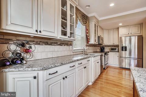 8000 Readington Ct, Springfield, VA 22152 photo 17