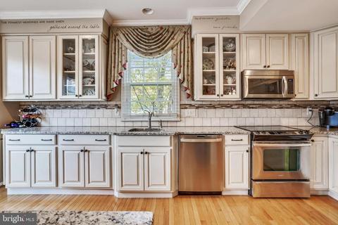 8000 Readington Ct, Springfield, VA 22152 photo 13