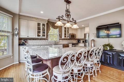 8000 Readington Ct, Springfield, VA 22152 photo 16