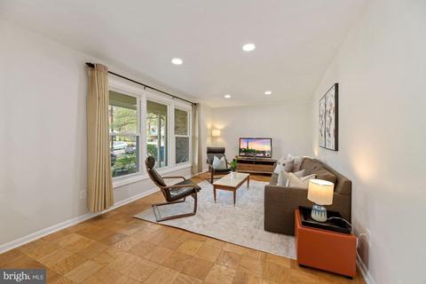 5228 Perth Ct, Springfield, VA 22151 photo 3