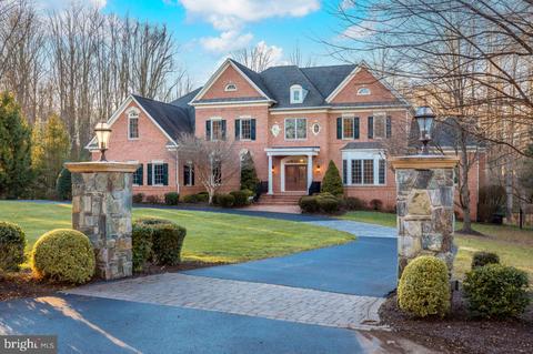 1176 Old Tolson Mill Rd, Mclean, VA 22102 photo 2