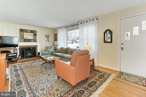 6523 Hackberry St, Springfield, VA 22150 photo 4