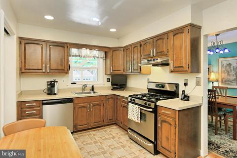 6523 Hackberry St, Springfield, VA 22150 photo 13