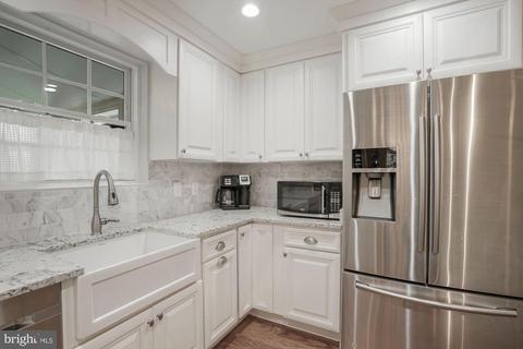 5307 Oldcastle Ln, Springfield, VA 22151 photo 4