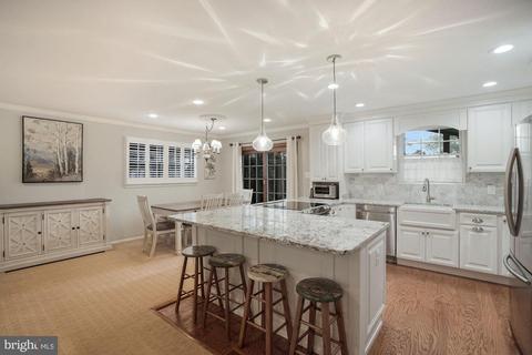 5307 Oldcastle Ln, Springfield, VA 22151 photo 2