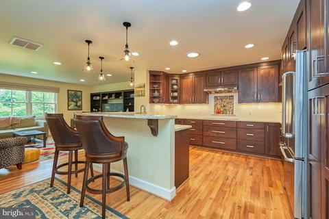 8015 Agin Ct, Mclean, VA 22102 photo 10