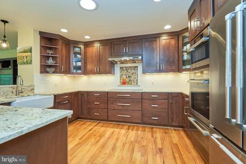 8015 Agin Ct, Mclean, VA 22102 photo 11