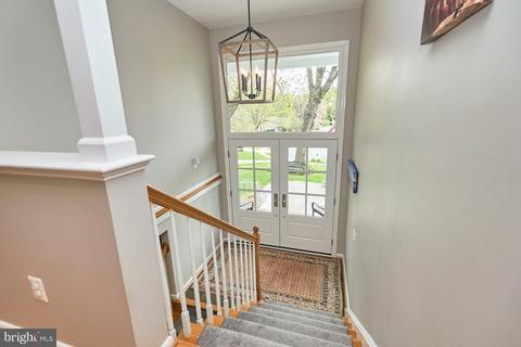 8015 Agin Ct, Mclean, VA 22102 photo 7