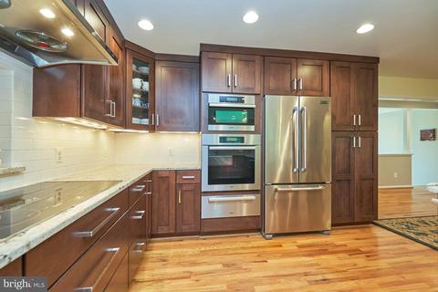 8015 Agin Ct, Mclean, VA 22102 photo 14