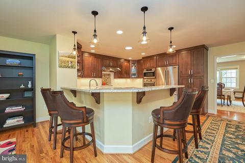 8015 Agin Ct, Mclean, VA 22102 photo 9