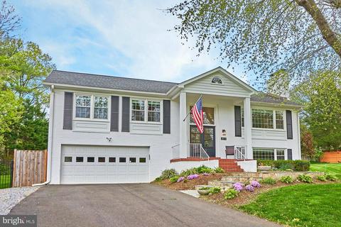 8015 Agin Ct, Mclean, VA 22102 photo 3