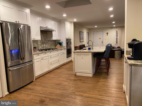 7917 Hatteras Ln, Springfield, VA 22151 photo 2